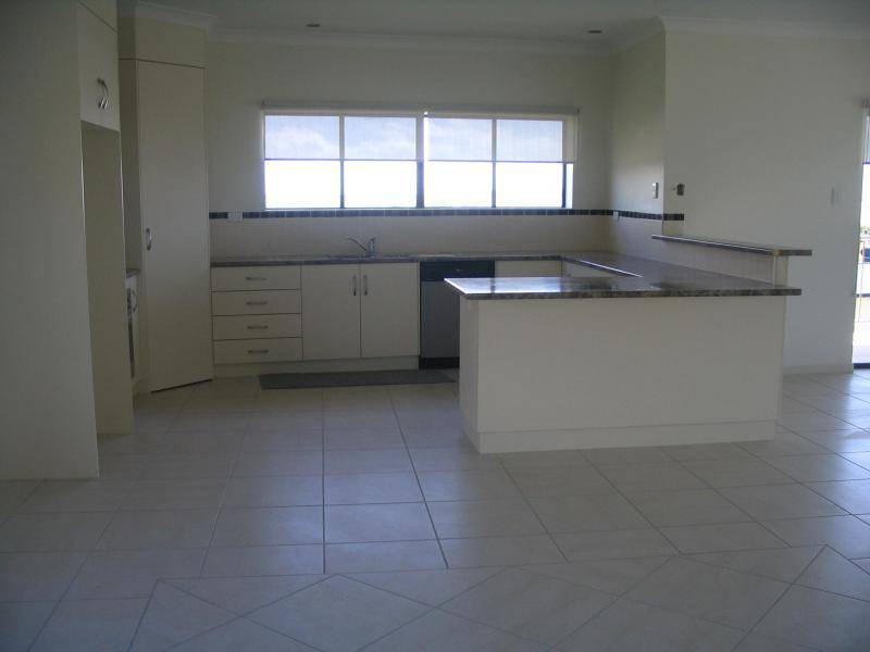 10 Marine Parade, Bowen QLD 4805