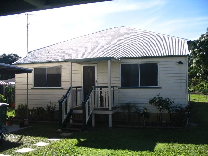 12 Field Street, Bowen QLD 4805