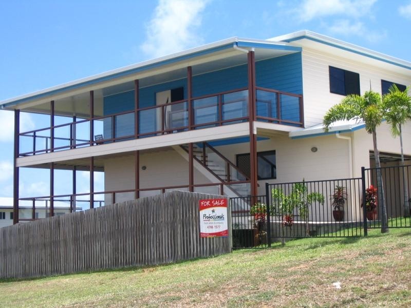 8 Pilcher Place, Bowen QLD 4805