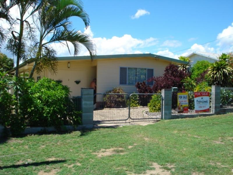 3 Rosshall Street, Bowen QLD 4805