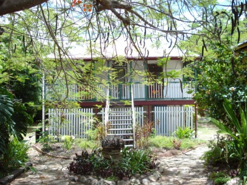 8 Blake Street, Collinsville QLD 4804