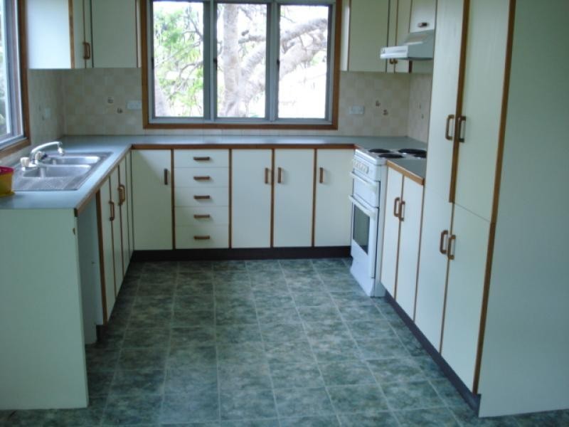 8 Blake Street, Collinsville QLD 4804