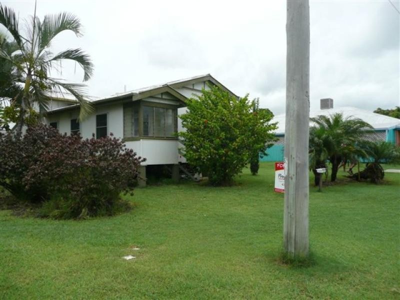 17 Brisbane Street, Bowen QLD 4805