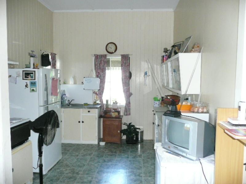 75 Gordon Street, Bowen QLD 4805