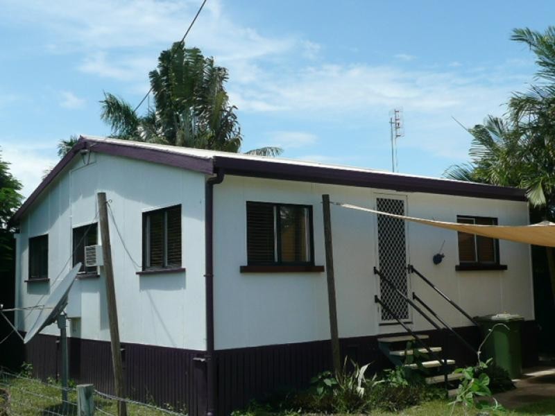34 Creek Street, Bowen QLD 4805