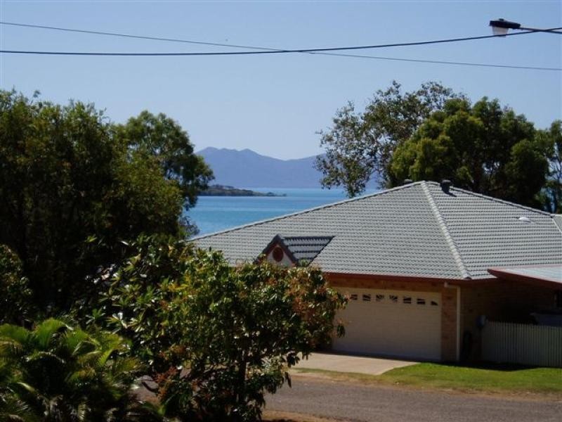 61 Whyte Avenue, Brisk Bay QLD 4805