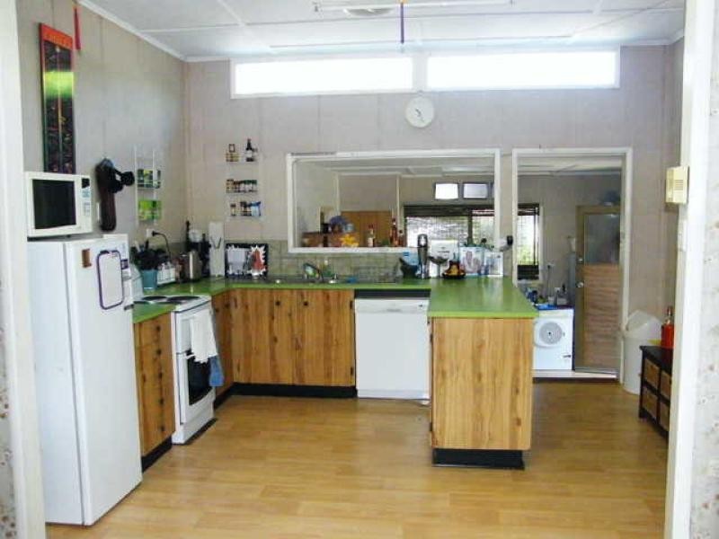 27 Murroona Road, Bowen QLD 4805