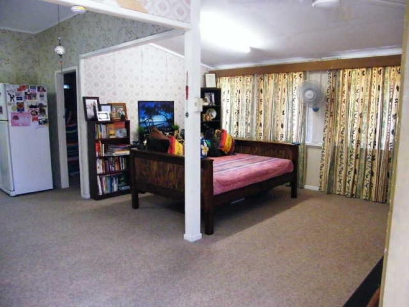 27 Murroona Road, Bowen QLD 4805