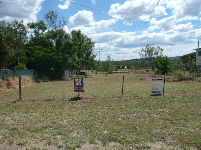 6 Ninth Avenue, Scottville QLD 4804