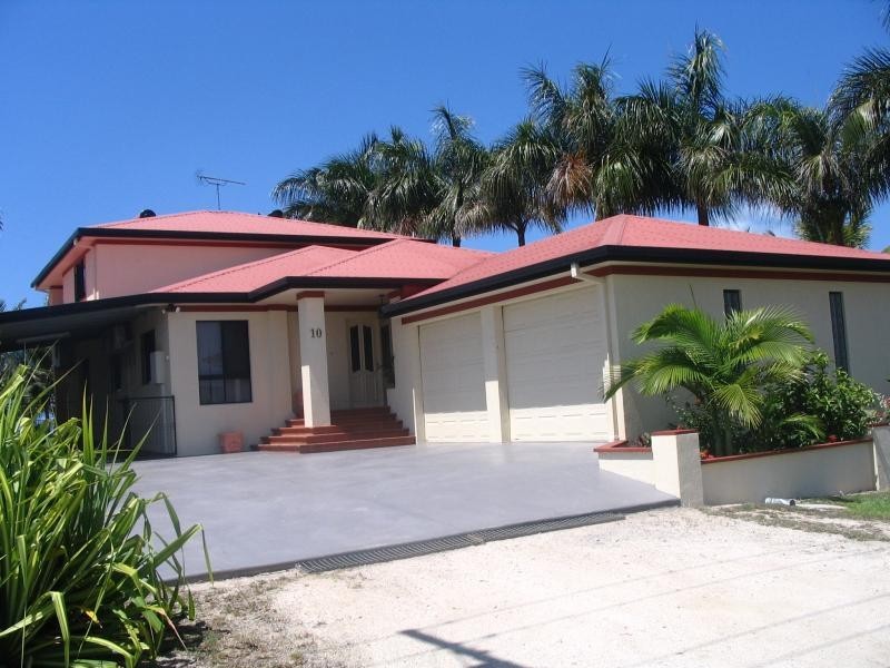 10 Baxter Avenue, Bowen QLD 4805