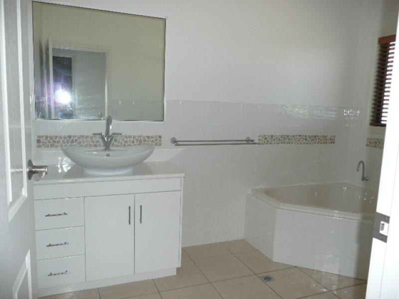1 Mcdonnell Place, Bowen QLD 4805