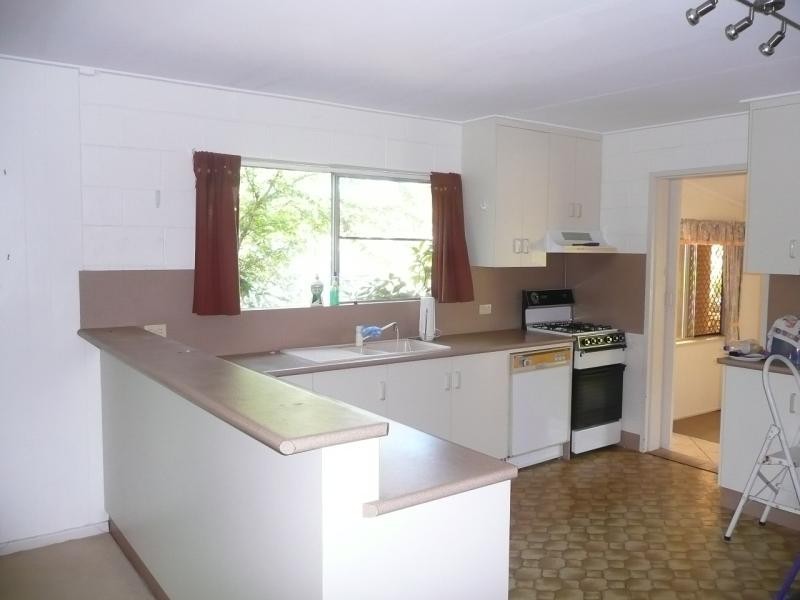 169 Strickland Street, Bowen QLD 4805