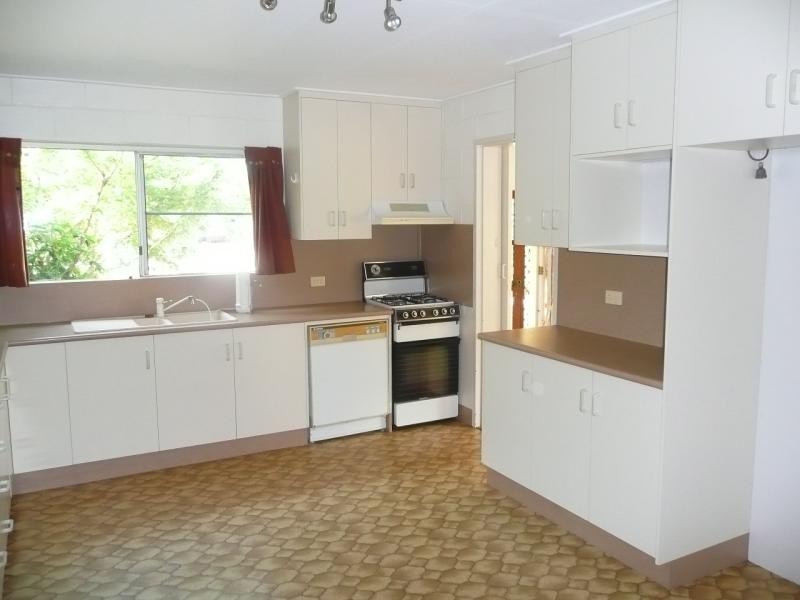 169 Strickland Street, Bowen QLD 4805