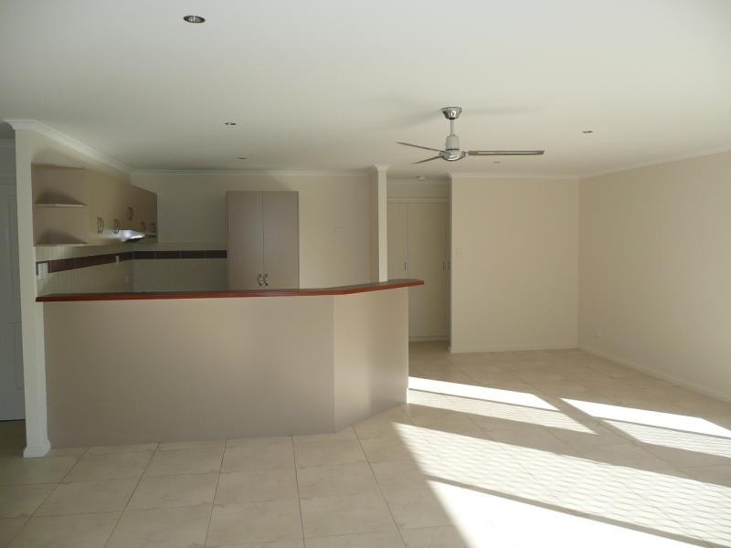 8 Hillview Place, Bowen QLD 4805