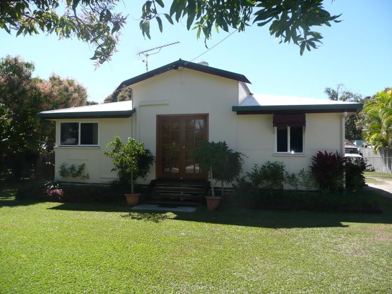 28 Tracey Street, Bowen QLD 4805