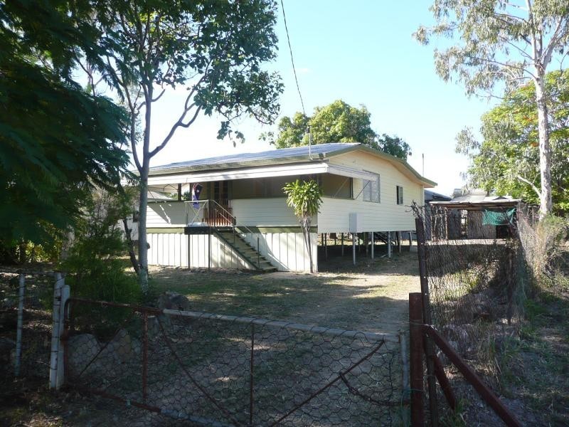 27 Seventh Avenue, Scottville QLD 4804