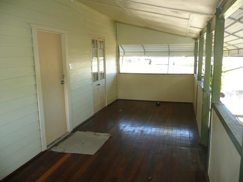 27 Seventh Avenue, Scottville QLD 4804