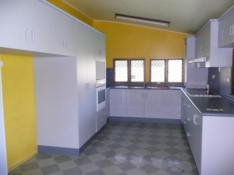 7 Darwen Street, Bowen QLD 4805