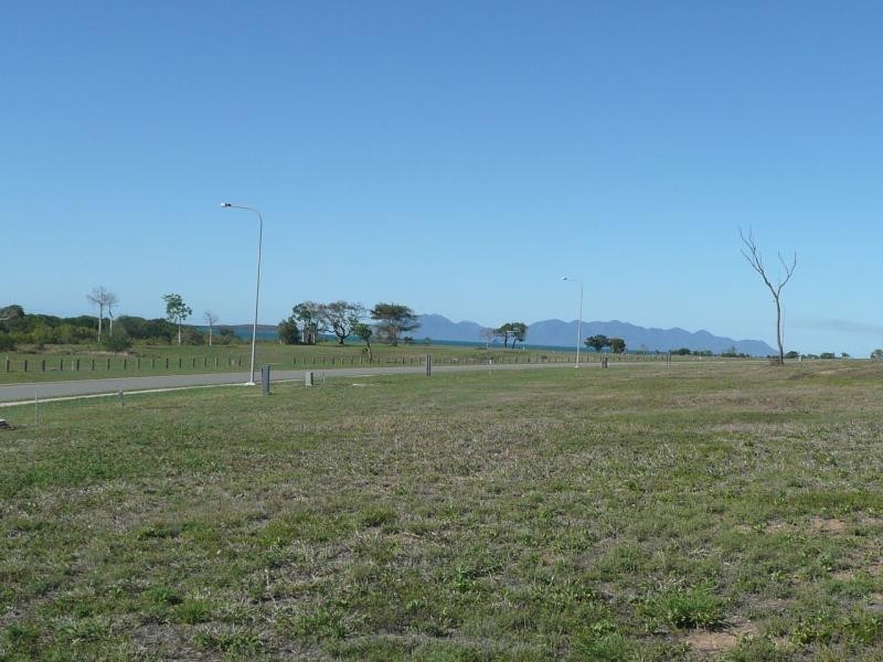 39 Marine Parade, Bowen QLD 4805