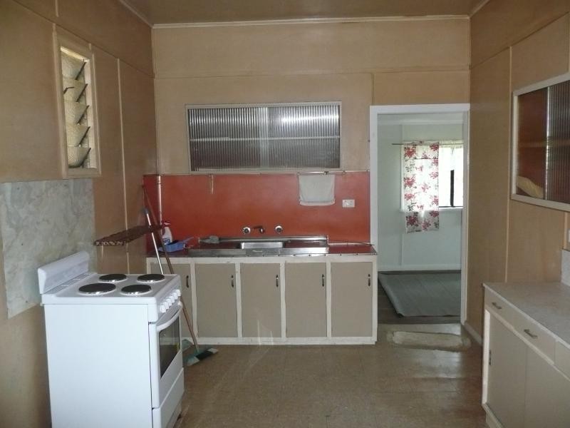 62 Livingstone Street, Bowen QLD 4805