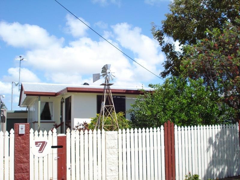 7 Kent Street, Bowen QLD 4805