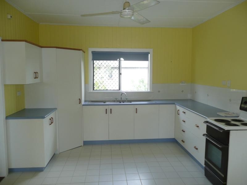 9 Darwen Street, Bowen QLD 4805