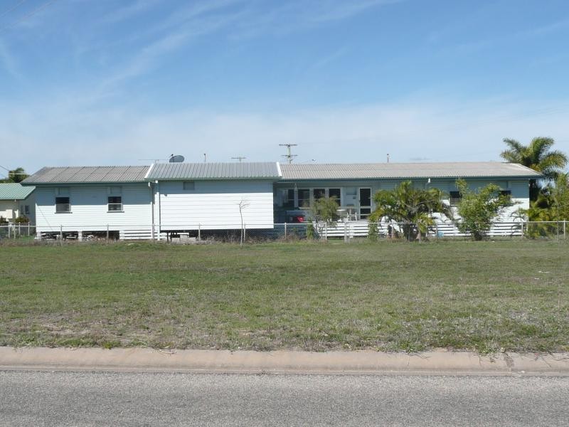 24 Pantall Street, Bowen QLD 4805