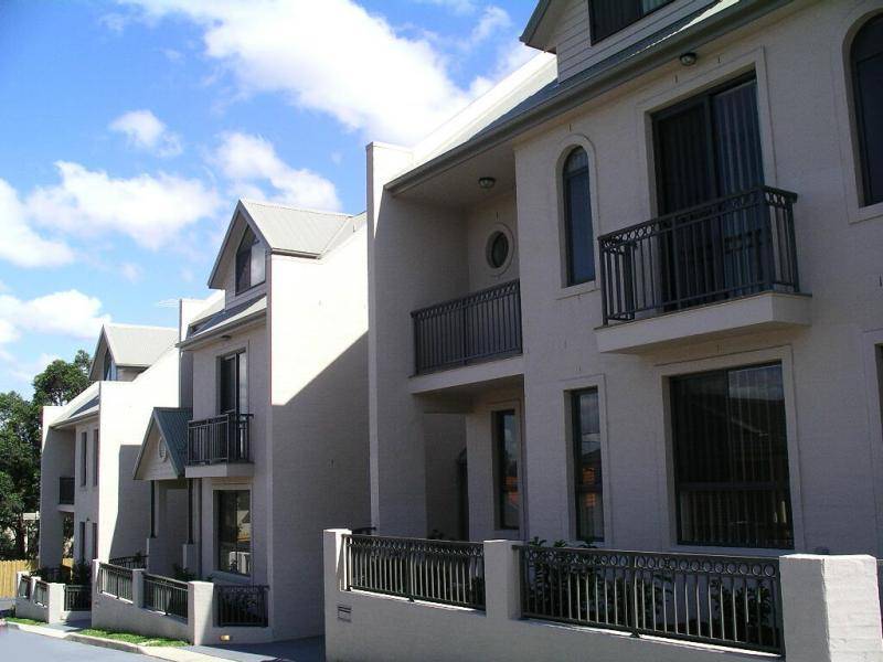 1 Checkley Court, Ermington NSW 2115