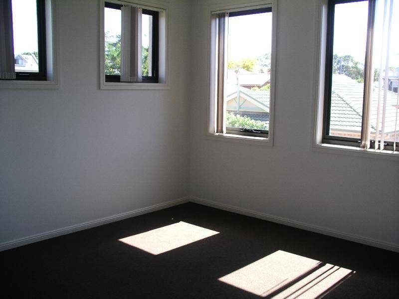 1 Checkley Court, Ermington NSW 2115