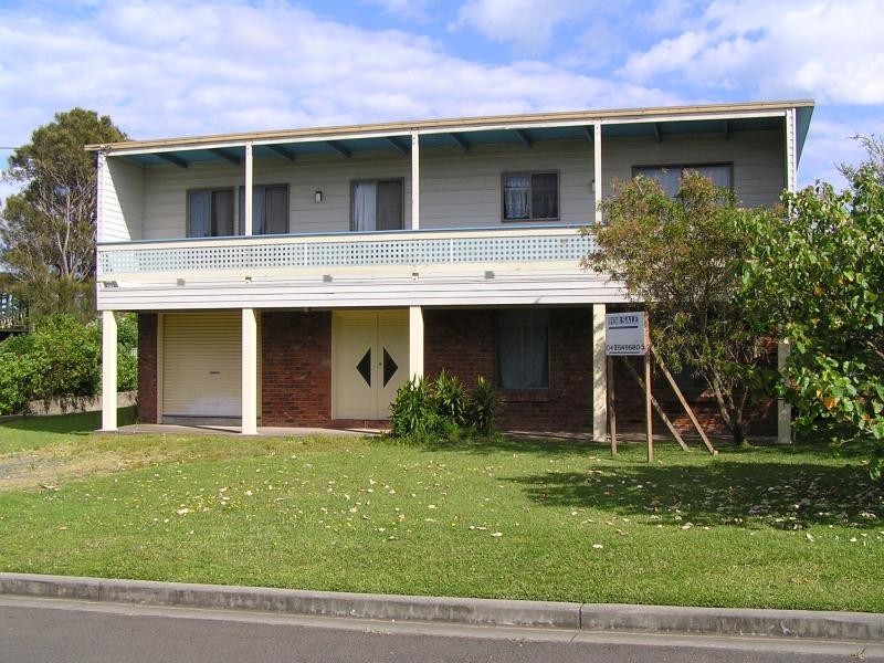9 Farrant Avenue, Culburra Beach NSW 2540