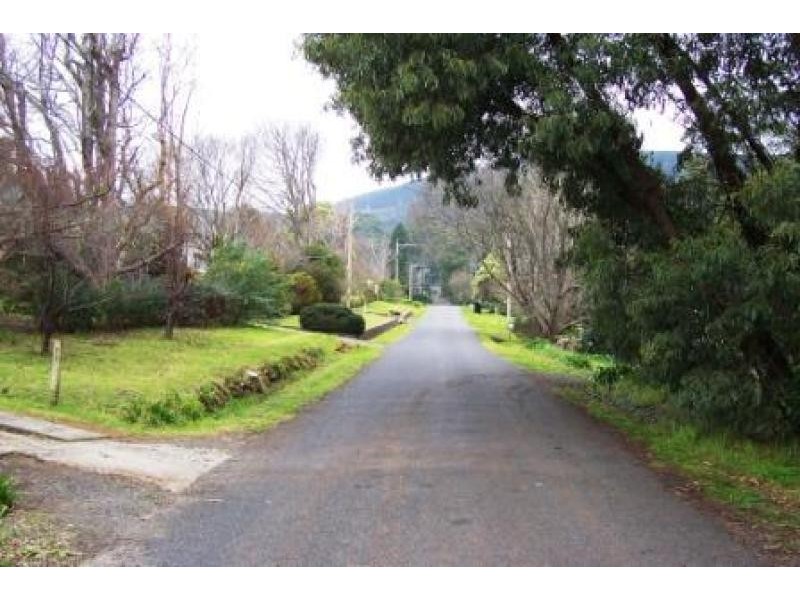 14 Clarke Avenue, Warburton VIC 3799