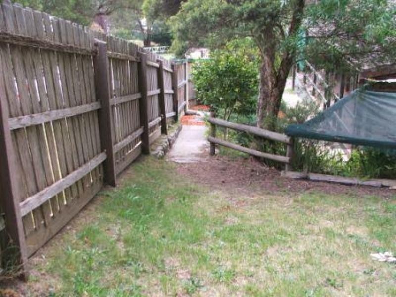 27 Drummond Road, Seville VIC 3139