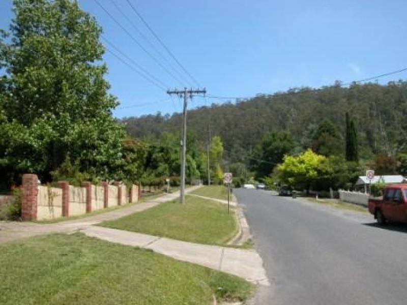 13 Park Road, Warburton VIC 3799