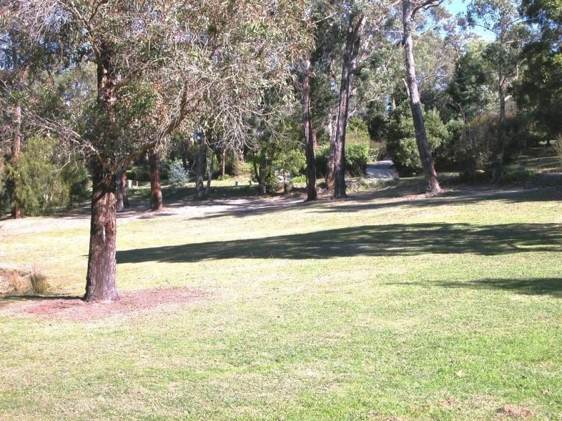 9 Braeside Drive, Launching Place VIC 3139
