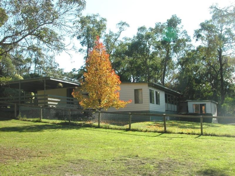 9 Braeside Drive, Launching Place VIC 3139