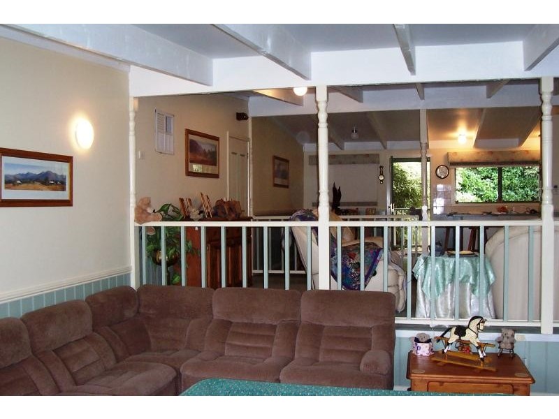 9 Braeside Drive, Launching Place VIC 3139