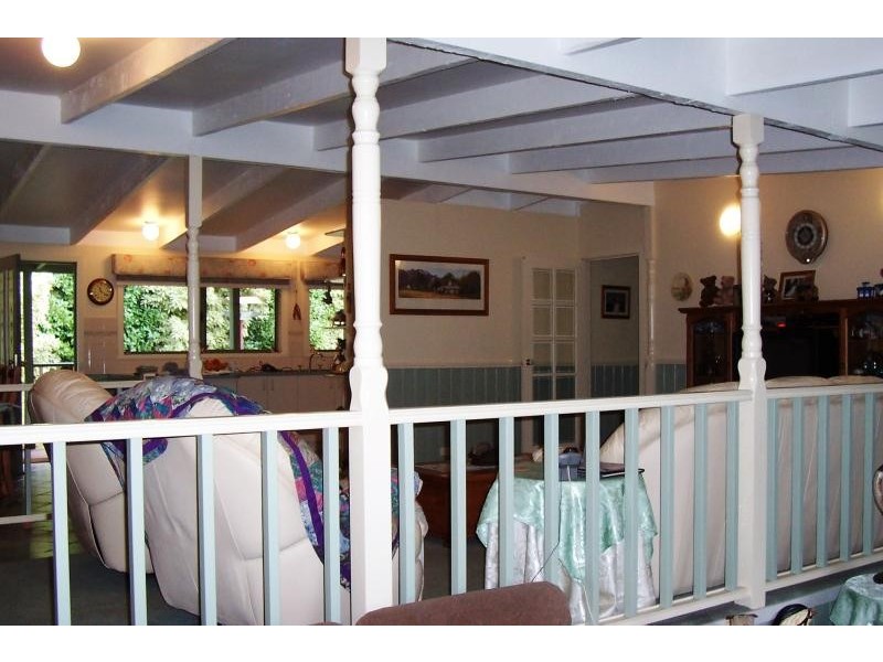9 Braeside Drive, Launching Place VIC 3139