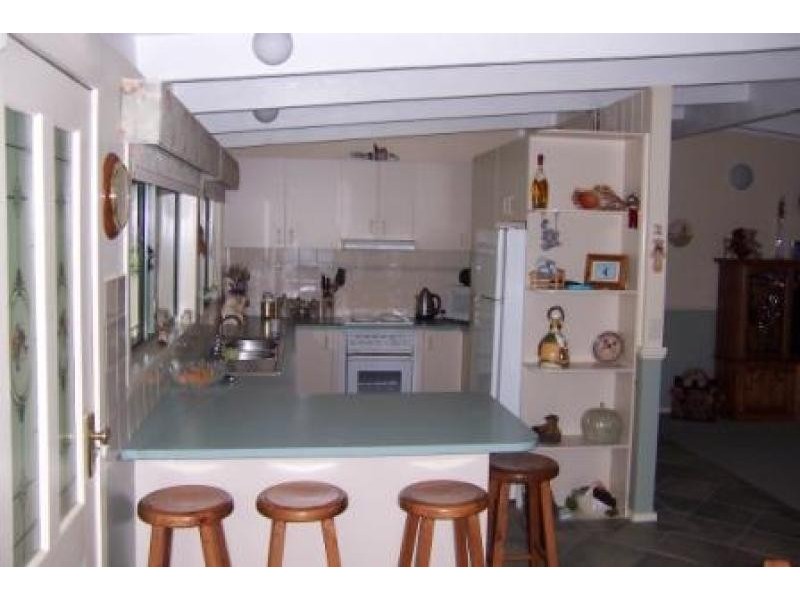 9 Braeside Drive, Launching Place VIC 3139