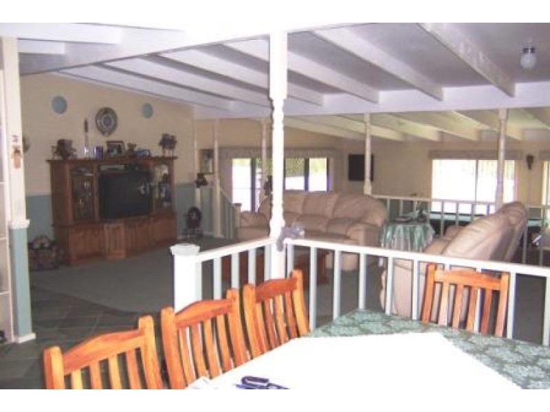 9 Braeside Drive, Launching Place VIC 3139