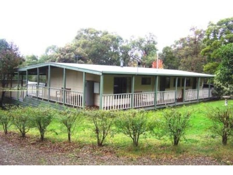 9 Braeside Drive, Launching Place VIC 3139