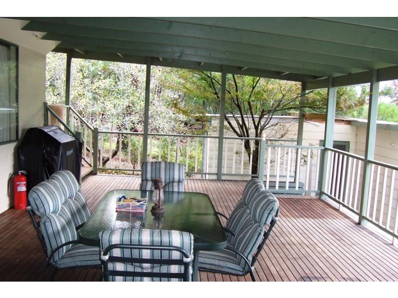 9 Braeside Drive, Launching Place VIC 3139