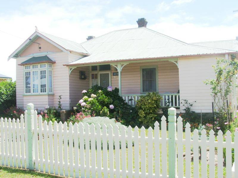 150 Lang Street, Glen Innes NSW 2370