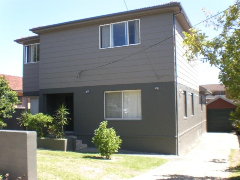 6 Leslie  Street ROSELANDS 2196, Roselands NSW 2196