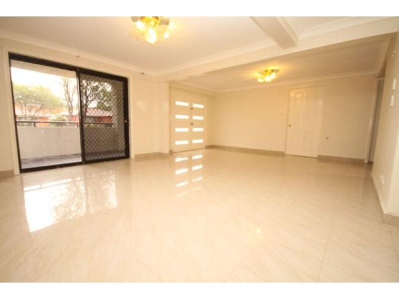 42 Jacaranda Drive GEORGES HALL 2198, Georges Hall NSW 2198