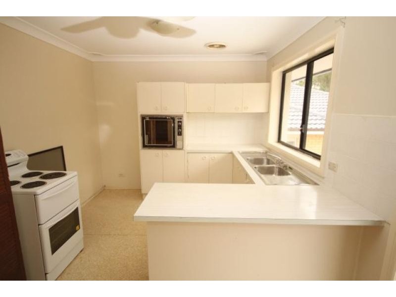 42 Jacaranda Drive GEORGES HALL 2198, Georges Hall NSW 2198