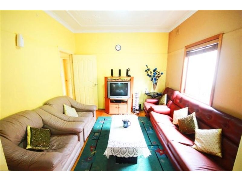 28 Renown Avenue WILEY PARK 2195, Wiley Park NSW 2195