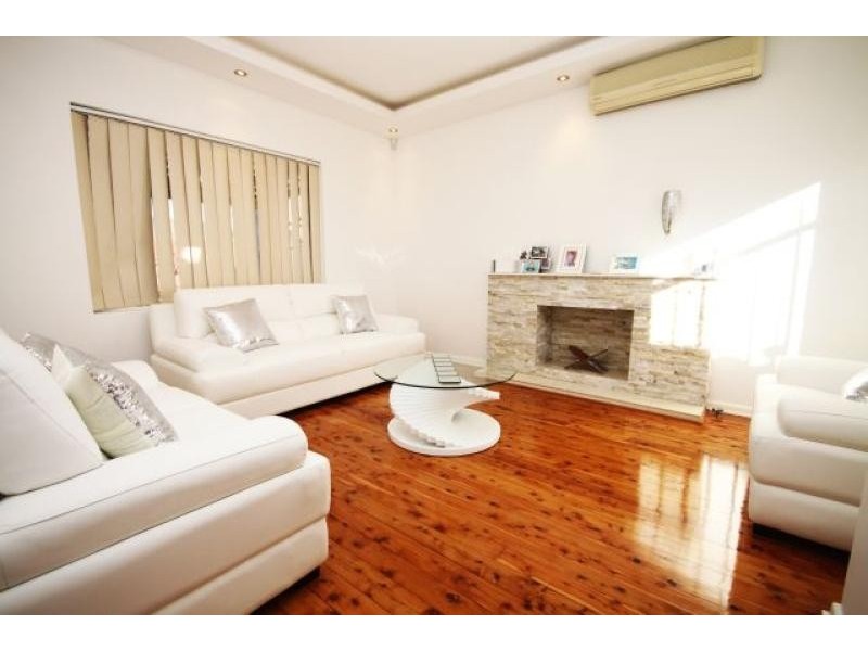 2 Gunyah Crescent ROSELANDS 2196, Roselands NSW 2196