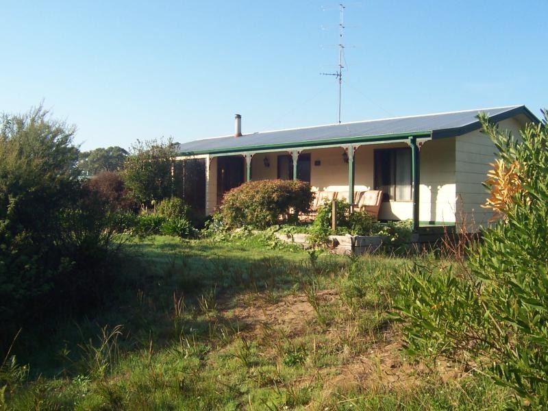 24 Crichton  Crescent VENUS BAY 3956, Venus Bay VIC 3956