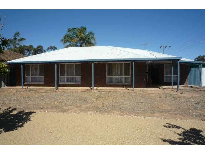 31  Second  Street OWEN 5460, Owen SA 5460