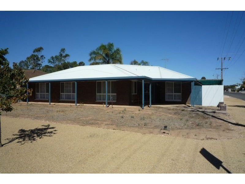 31  Second  Street OWEN 5460, Owen SA 5460